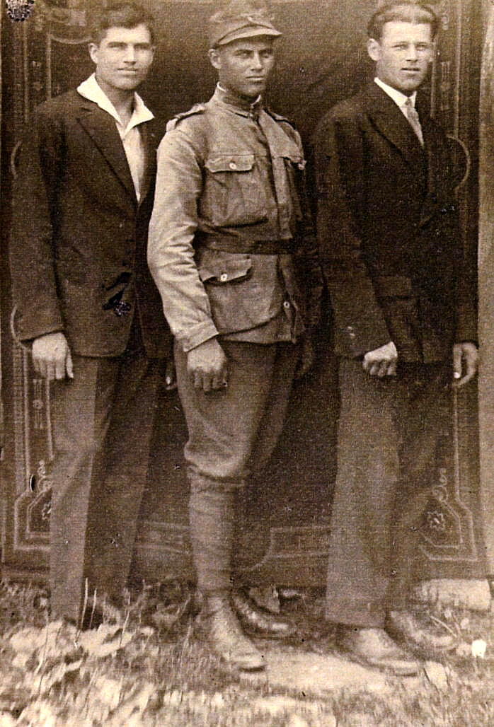 Michael (1910-1944), Franz( (1908-1968 and Karl Welisch (1906-1990), all sons of Karl Welisch. 